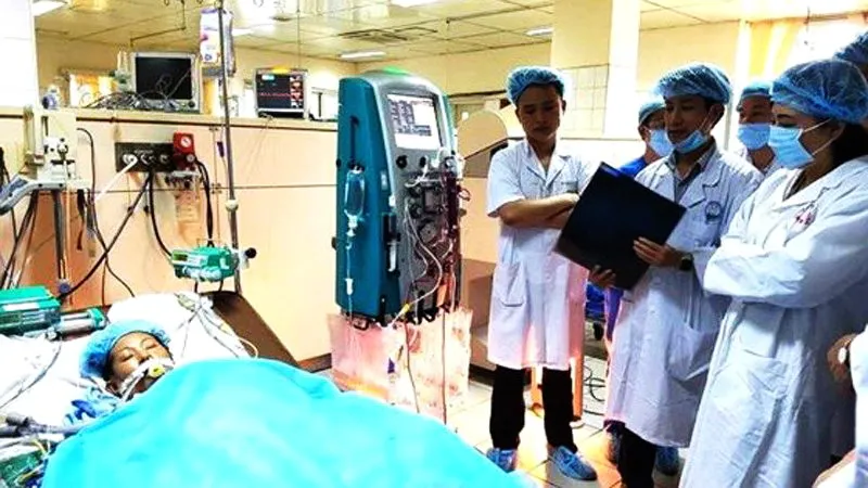 Vụ tai biến chạy thận 9 người tử vong: Nguyên Giám đốc BVĐK Hòa Bình chỉ chịu trách nhiệm hành chính ảnh 2