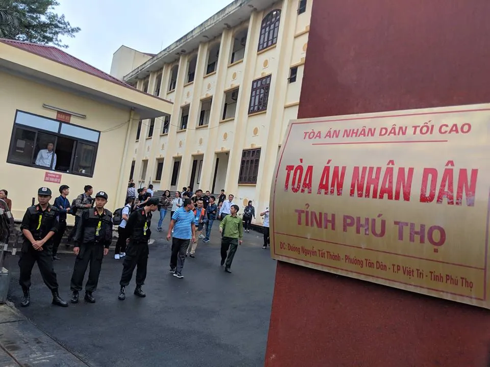 Thắt chặt an ninh tại phiên tòa xử “đại án ” cờ bạc lớn nhất từ trước tới nay ảnh 10