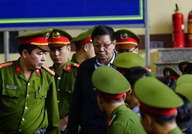 Xét xử “đại án” đánh bạc hàng ngàn tỷ: Đường dây đánh bạc được “bảo kê” như thế nào? ảnh 2