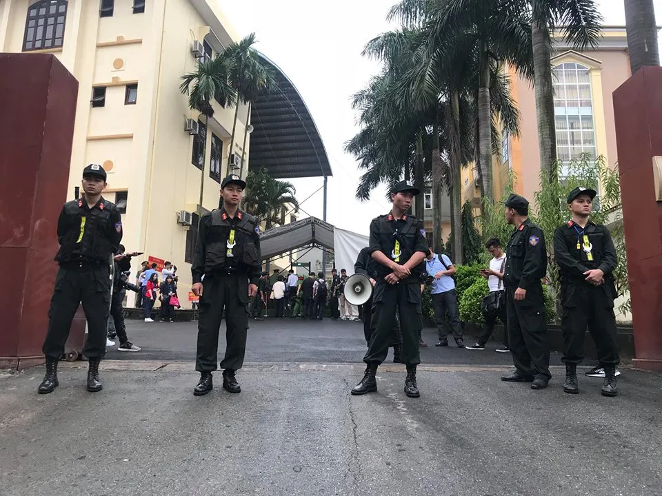 Thắt chặt an ninh tại phiên tòa xử “đại án ” cờ bạc lớn nhất từ trước tới nay ảnh 9