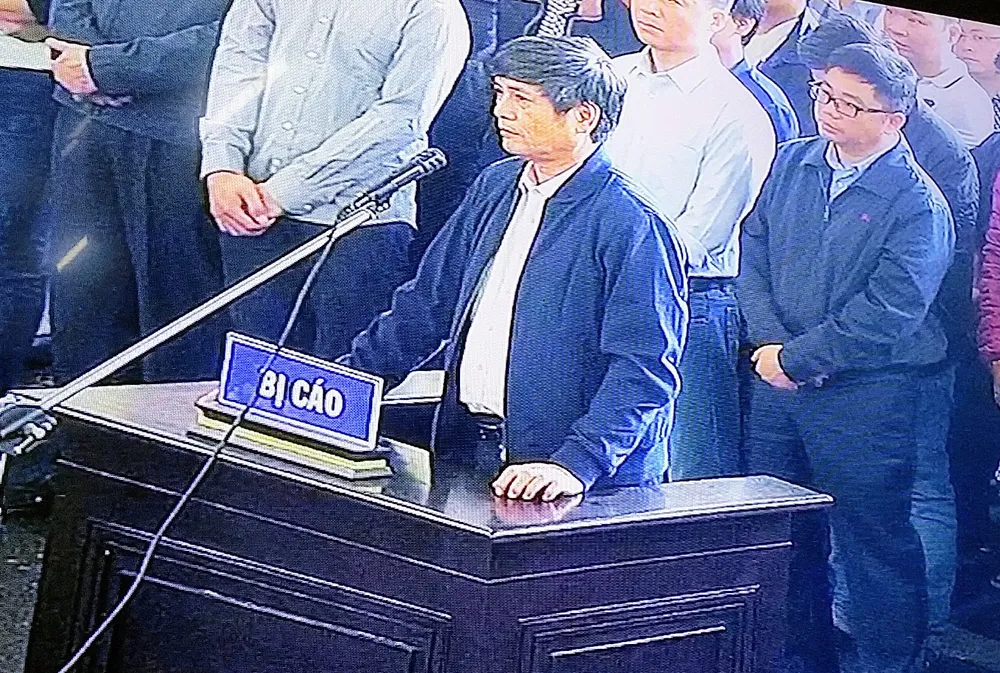 Bắt đầu xét xử ông Phan Văn Vĩnh và đồng phạm trong “đại án” đánh bạc hàng ngàn tỷ ảnh 8