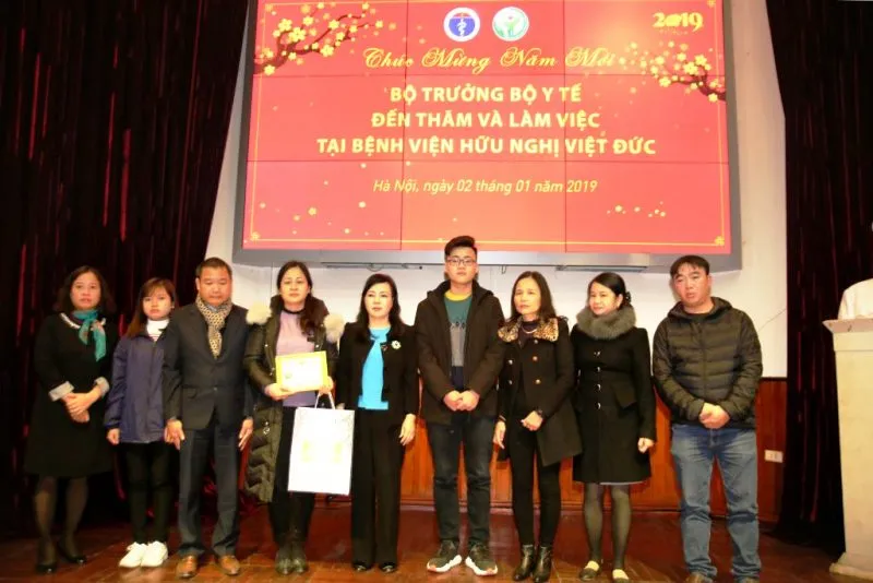 Người hiến 7 mô, tạng được truy tặng kỷ niệm chương “Vì sức khỏe nhân dân“ ảnh 1