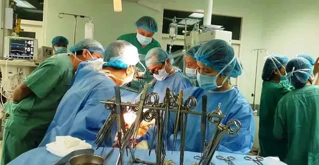 "Trái tim" từ Hà Nội vào Huế cứu sống bệnh nhân suy tim giai đoạn cuối ảnh 2