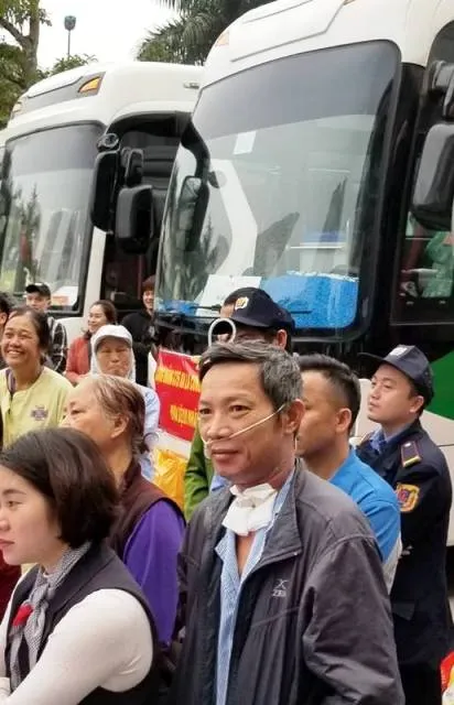 Những chuyến xe đầy ắp nụ cười bệnh nhân ung thư ngày giáp tết ảnh 5