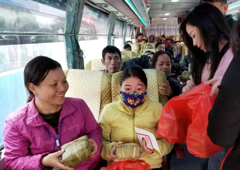 Những chuyến xe đầy ắp nụ cười bệnh nhân ung thư ngày giáp tết ảnh 3