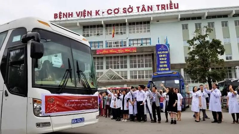 Những chuyến xe đầy ắp nụ cười bệnh nhân ung thư ngày giáp tết ảnh 6