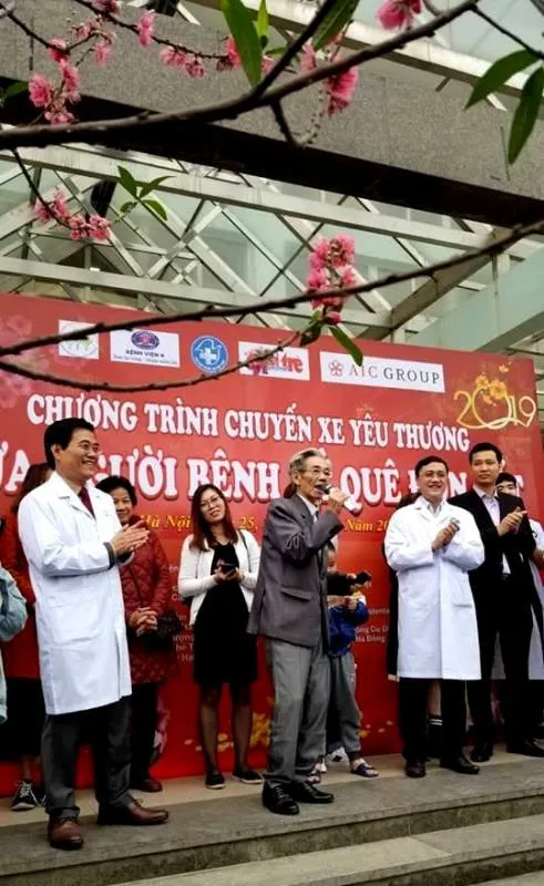 Những chuyến xe đầy ắp nụ cười bệnh nhân ung thư ngày giáp tết ảnh 4