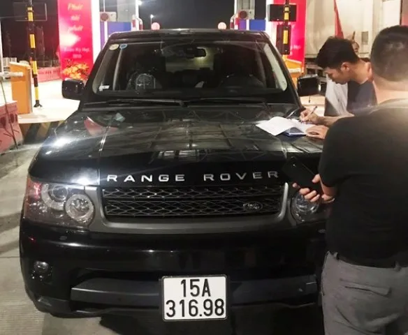 Triệu tập 3 thiếu niên ném đá vào ô tô trên cao tốc Hạ Long- Hải Phòng ảnh 1