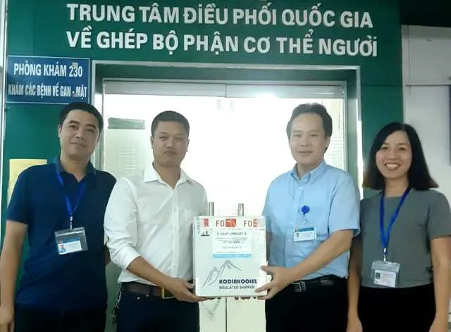 Tặng 10 giác mạc của người Mỹ để ghép cho bệnh nhân Việt Nam ảnh 2