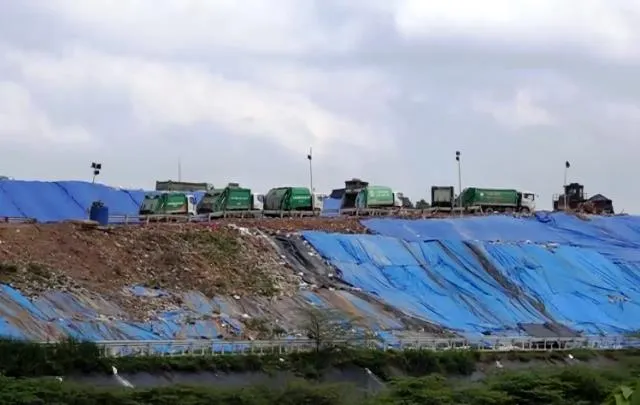 Dân dỡ bỏ “chốt chặn”, Hà Nội thoát cảnh ngập trong rác ảnh 2