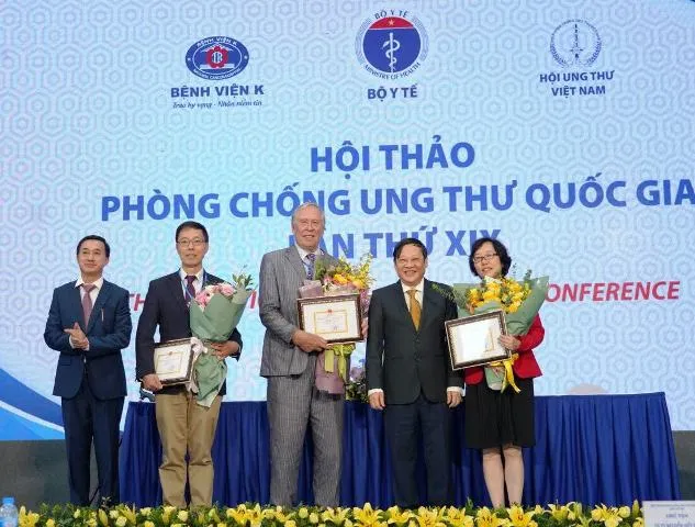 Việt Nam đưa robot, trí tuệ nhân tạo điều trị ung thư ảnh 1