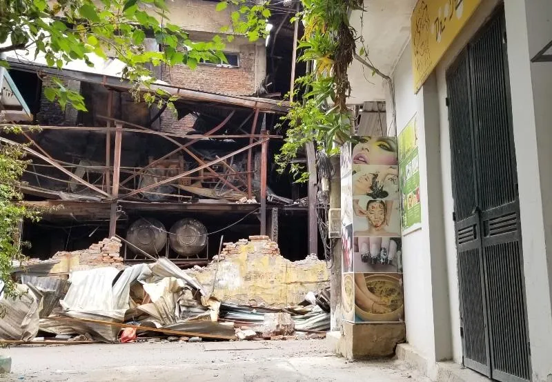 Chợ vẫn họp xung quanh khu vực xảy ra vụ cháy Công ty Rạng Đông ảnh 2