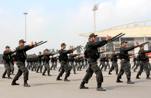 Diễn tập tấn công đối tượng khủng bố, giải cứu con tin ảnh 2