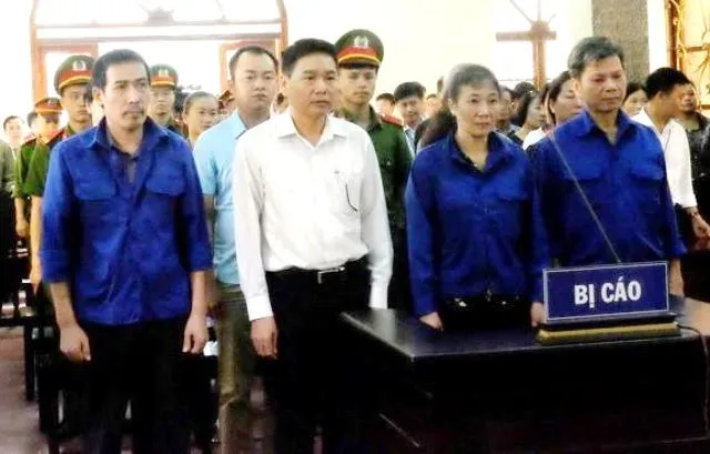 Bất ngờ trả hồ sơ điều tra bổ sung vụ án gian lận điểm thi ở Sơn La ảnh 2