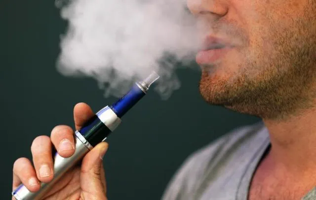 Quản lý thuốc lá thế hệ mới: Cấm hay mở? ảnh 2