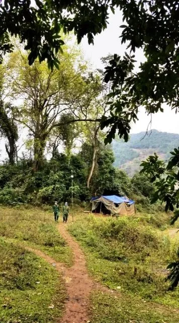 Những người lính quân hàm xanh căng mình “chống giặc” Covid-19 ảnh 7