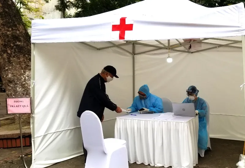 Hà Nội bắt đầu triển khai test nhanh Covid-19 trên diện rộng ảnh 10