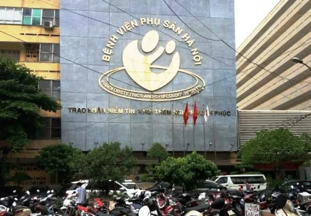 Nhiều nhân viên y tế phải cách ly nhưng không phong tỏa Bệnh viện Phụ sản Hà Nội ảnh 1