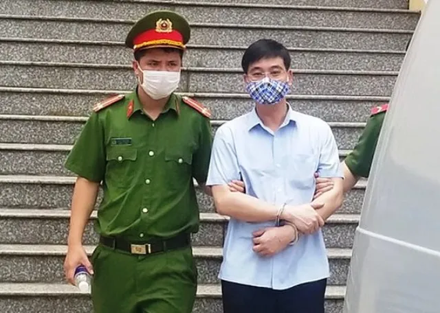 Xét xử vụ gian lận thi cử tại Hòa Bình: Cựu trưởng phòng an ninh kêu oan ảnh 1