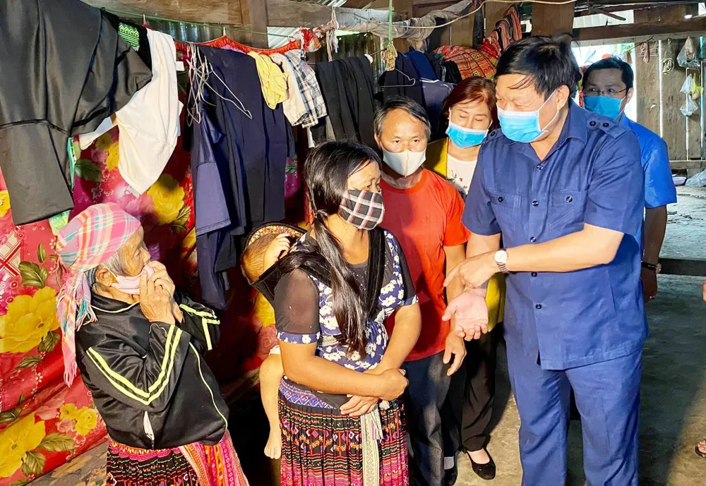 Lãnh đạo Bộ Y tế thị sát ổ dịch bạch hầu ở Đắk Nông ảnh 1