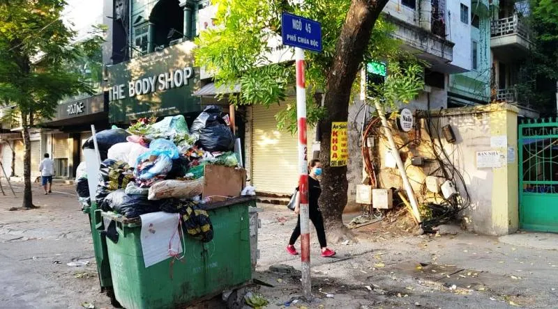 Hà Nội "ngộp thở" vì ùn ứ rác thải  ảnh 6