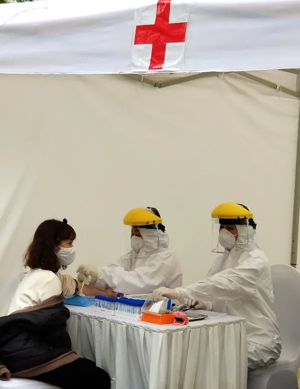 Sau một đêm, Đà Nẵng và Hà Nội tiếp tục có thêm nhiều ca mắc mới Covid-19 ảnh 1