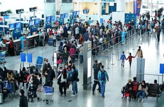 Nhiều ca mắc Covid-19 trên 3 chuyến bay từ Anh, Nga và Pháp về Việt Nam ảnh 1