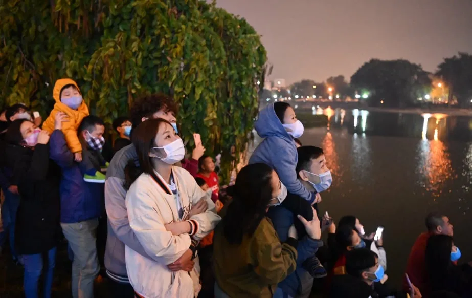 Hà Nội tĩnh lặng đón chào năm mới Tân Sửu 2021 ảnh 4