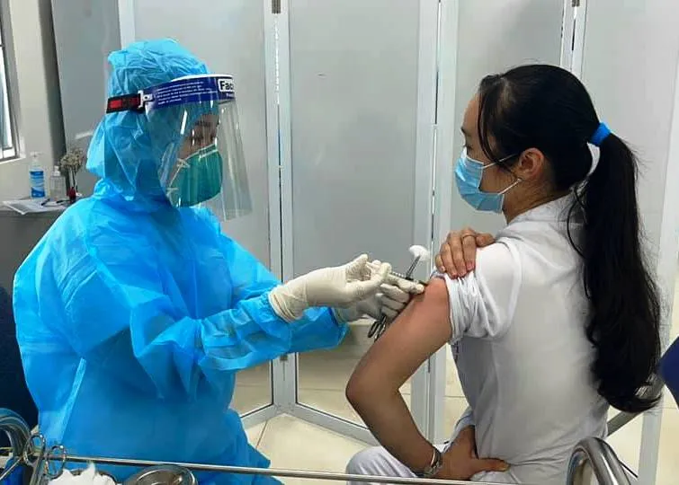 Thêm 4 tỉnh triển khai tiêm vaccine Covid-19 cho đối tượng ưu tiên ảnh 1