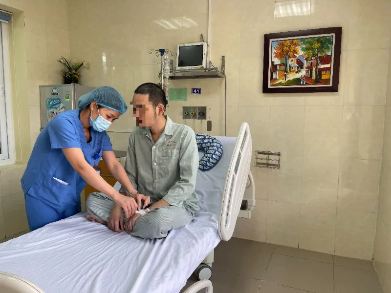  Nam thanh niên ngừng thở, giãn đồng tử được “làm lạnh” để hồi sinh ảnh 1