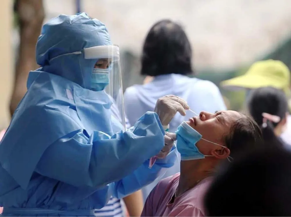 Hà Nội thêm 9 ca dương tính, khẩn cấp rà soát, xét nghiệm tất cả người tới Bệnh viện K ảnh 1