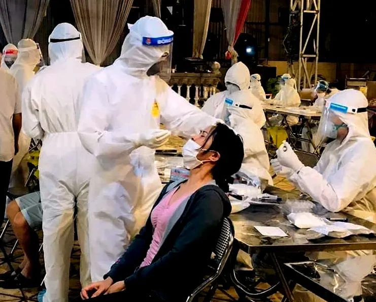 Bộ trưởng Bộ Y tế: Chúng ta phải chịu đựng thiệt thòi, rủi ro nhưng không vì thế mà chùn bước ảnh 2