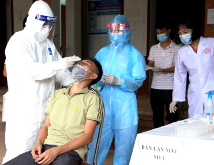 Sáng 26-5, bắt đầu test nhanh tại 3 “điểm nóng” nhất của Bắc Giang ảnh 1