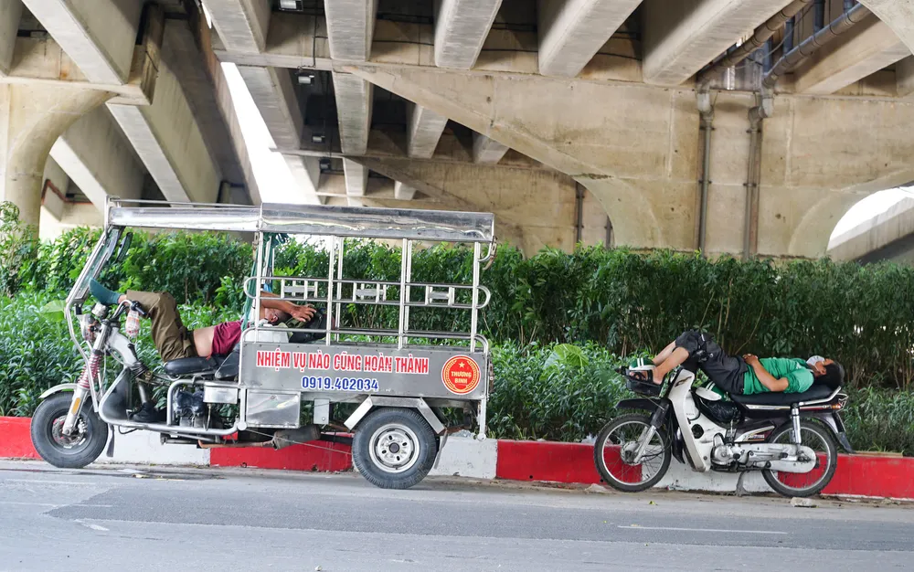 Vật vã với nắng nóng gay gắt  ảnh 5