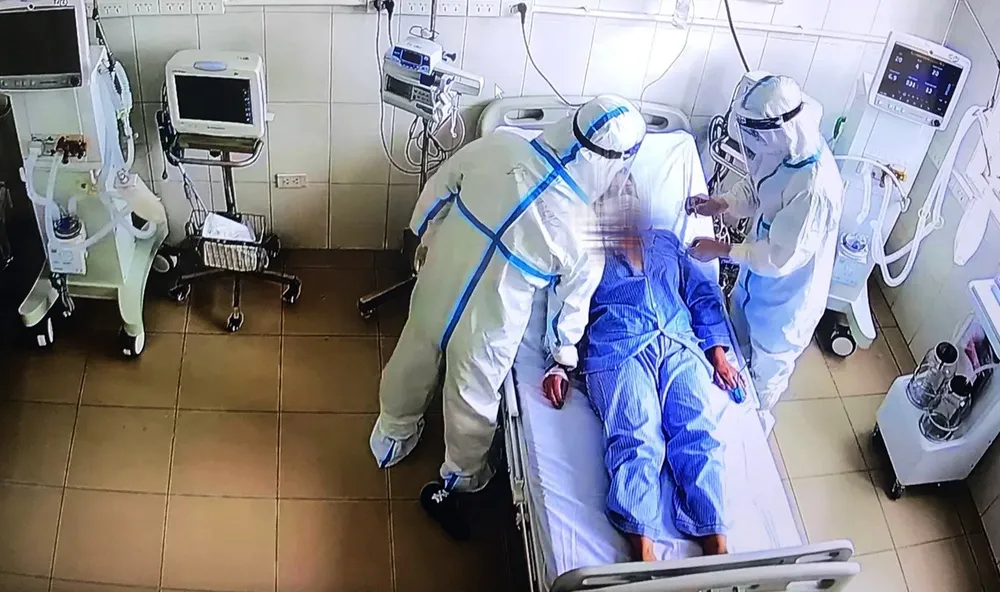 Một người mắc Covid-19 ở quận 8, TPHCM tử vong sau 1 tuần nhập viện ảnh 1