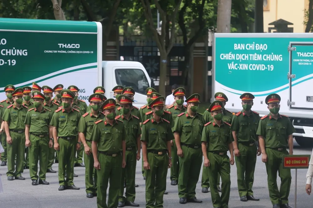 Thủ tướng Phạm Minh Chính: Không để ai đứng ngoài cuộc tiếp cận vaccine Covid-19 ảnh 3