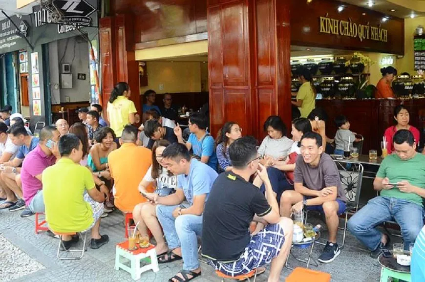 Hà Nội dừng tất cả hoạt động không thiết yếu, xử nghiêm việc tụ tập đông người ảnh 1