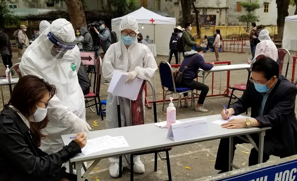 80% ca mắc Covid-19 ít triệu chứng, Hà Nội kêu gọi người dân tự giác khai báo y tế  ảnh 2