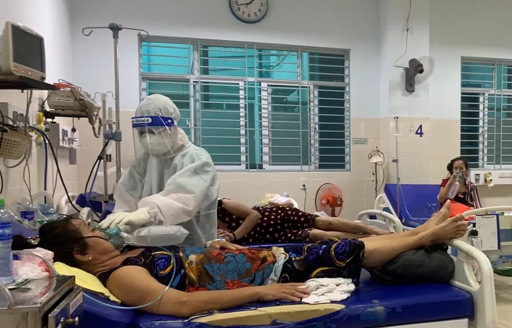 Ngày 25-8, cả nước thêm 12.096 ca mắc Covid-19 và 335 ca tử vong ảnh 1