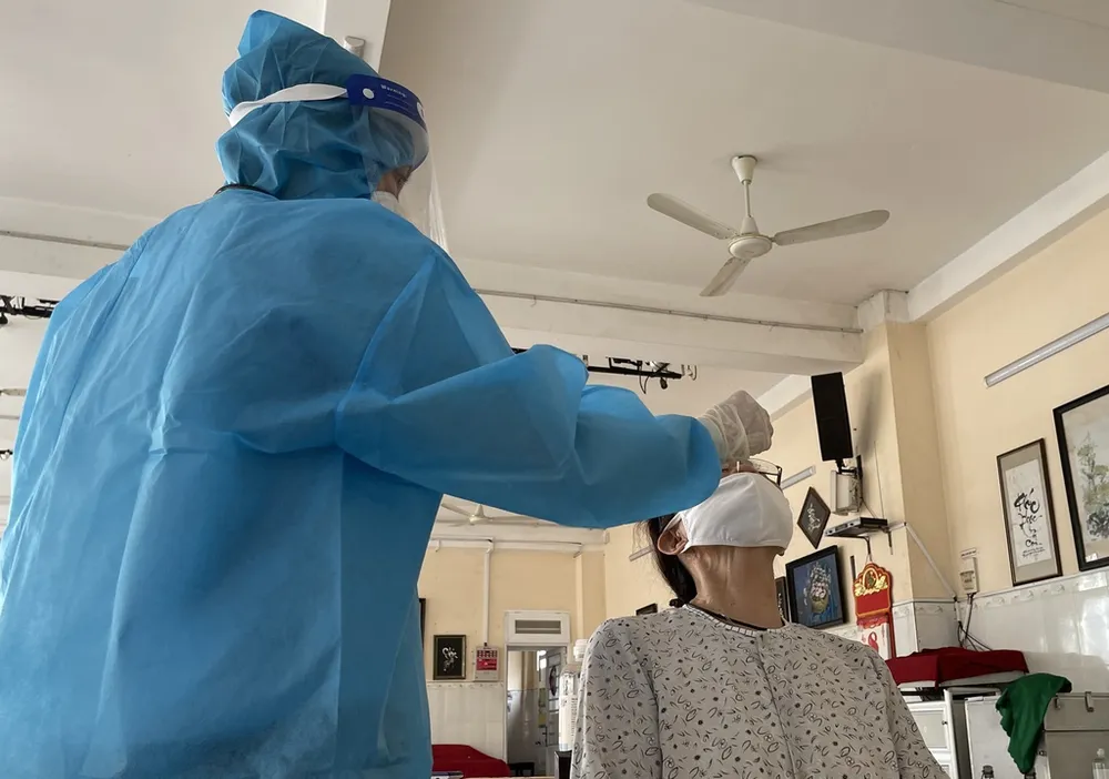 Bộ Y tế hướng dẫn 7 loại thuốc quan trọng cho bệnh nhân Covid-19 điều trị ở nhà ảnh 1