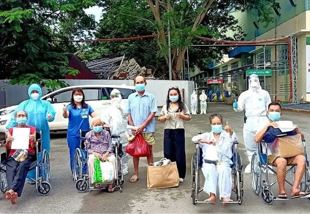 Ngày 2-10, số ca mắc Covid-19 khỏi bệnh lập kỷ lục với 28.857 người ảnh 1