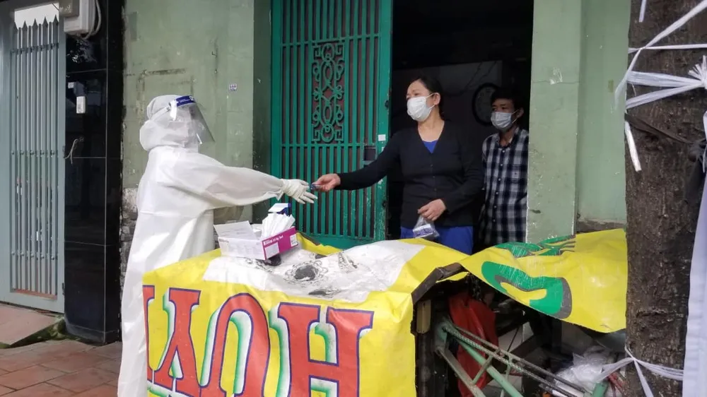 Ngày 24-10, cả nước thêm 4.045 ca mắc Covid-19, TPHCM có 966 ca ảnh 1