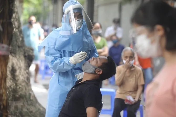 Người đã tiêm đủ vaccine ở "vùng xanh" và "vùng vàng" tới Hà Nội không phải xét nghiệm, cách ly  ảnh 1