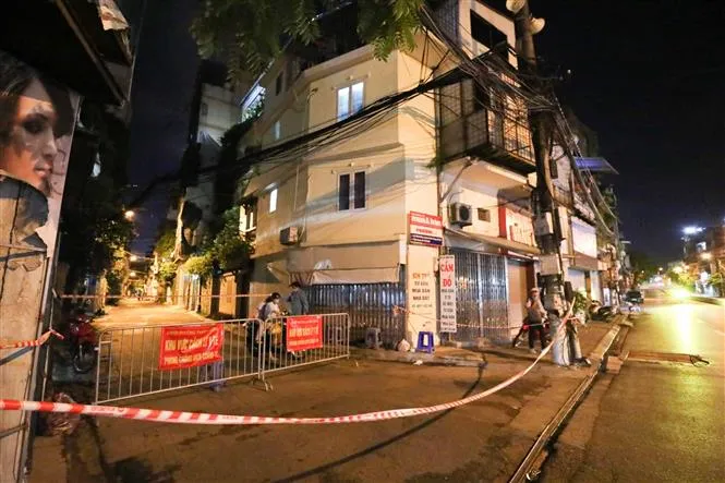 Ngày 2-1, Hà Nội vượt mốc 2.000 ca mắc Covid-19, TPHCM chỉ có 384 ca ảnh 1