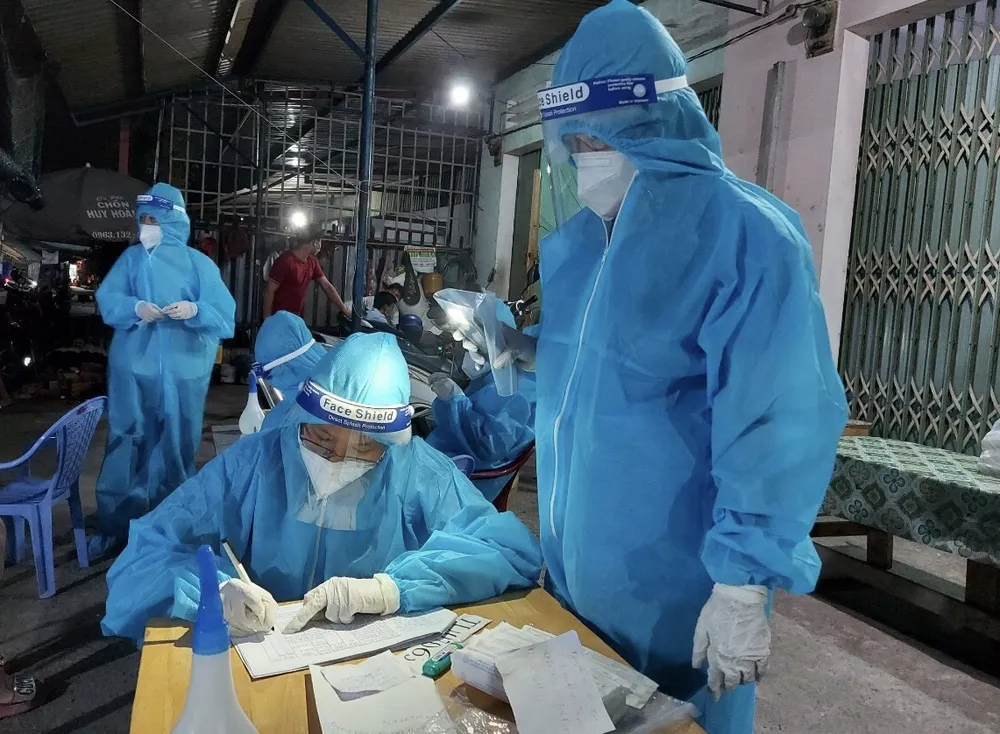 Ngày 3-1, thêm 15.936 ca mắc Covid-19, Hà Nội và Hải Phòng nhiều nhất ảnh 1