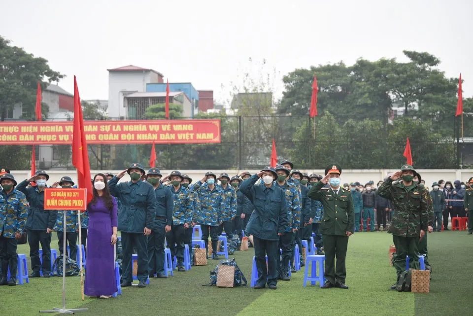Hơn 4.300 thanh niên Thủ đô hồ hởi lên đường nhập ngũ ảnh 2