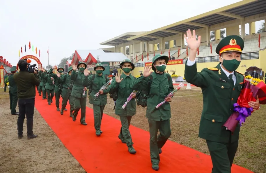 Hơn 4.300 thanh niên Thủ đô hồ hởi lên đường nhập ngũ ảnh 3