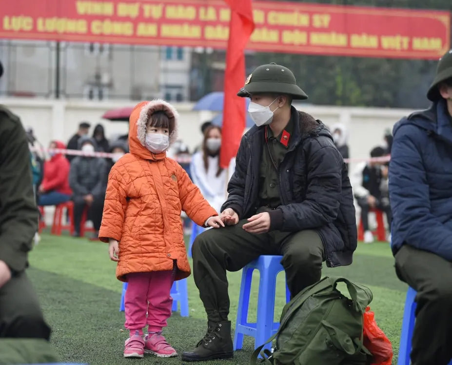 Hơn 4.300 thanh niên Thủ đô hồ hởi lên đường nhập ngũ ảnh 6