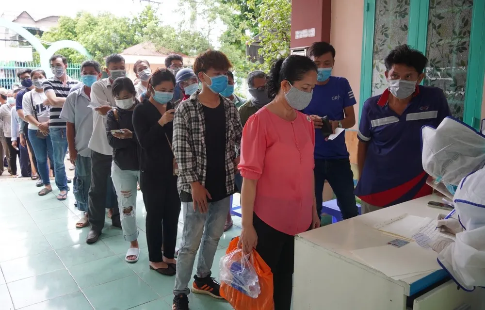 Đề xuất 7 loại giấy tờ “gỡ khó” cho người lao động mắc Covid-19 để được hưởng BHXH ảnh 1