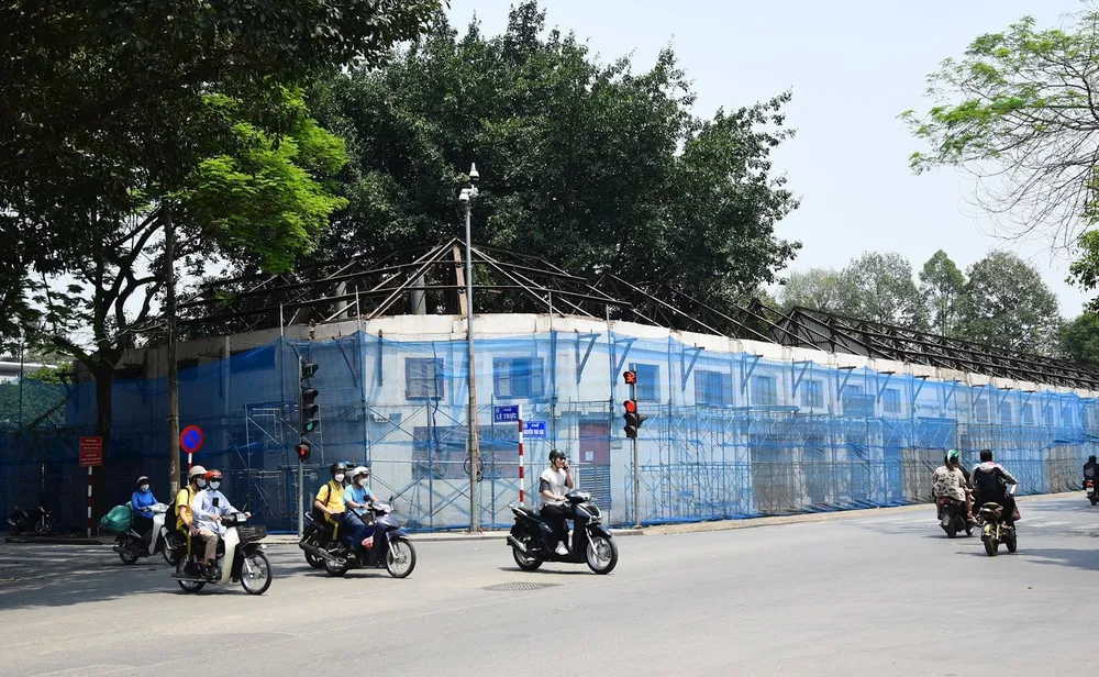 Bí thư Hà Nội yêu cầu dừng tháo dỡ dãy nhà cổ tại “đất vàng” gần trung tâm Ba Đình ảnh 1